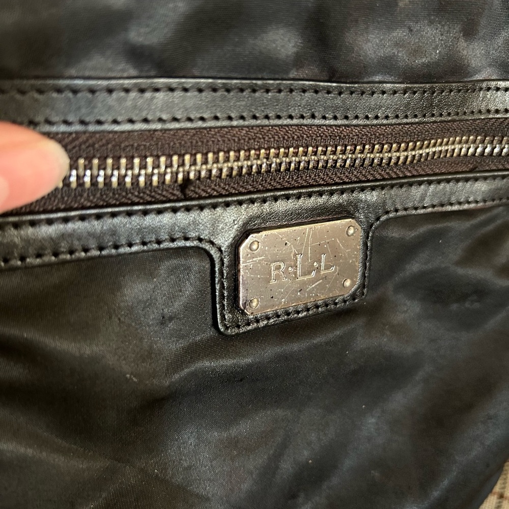 Ralph Lauren sling bag. Unisex. Used gently - Picture 12 of 14